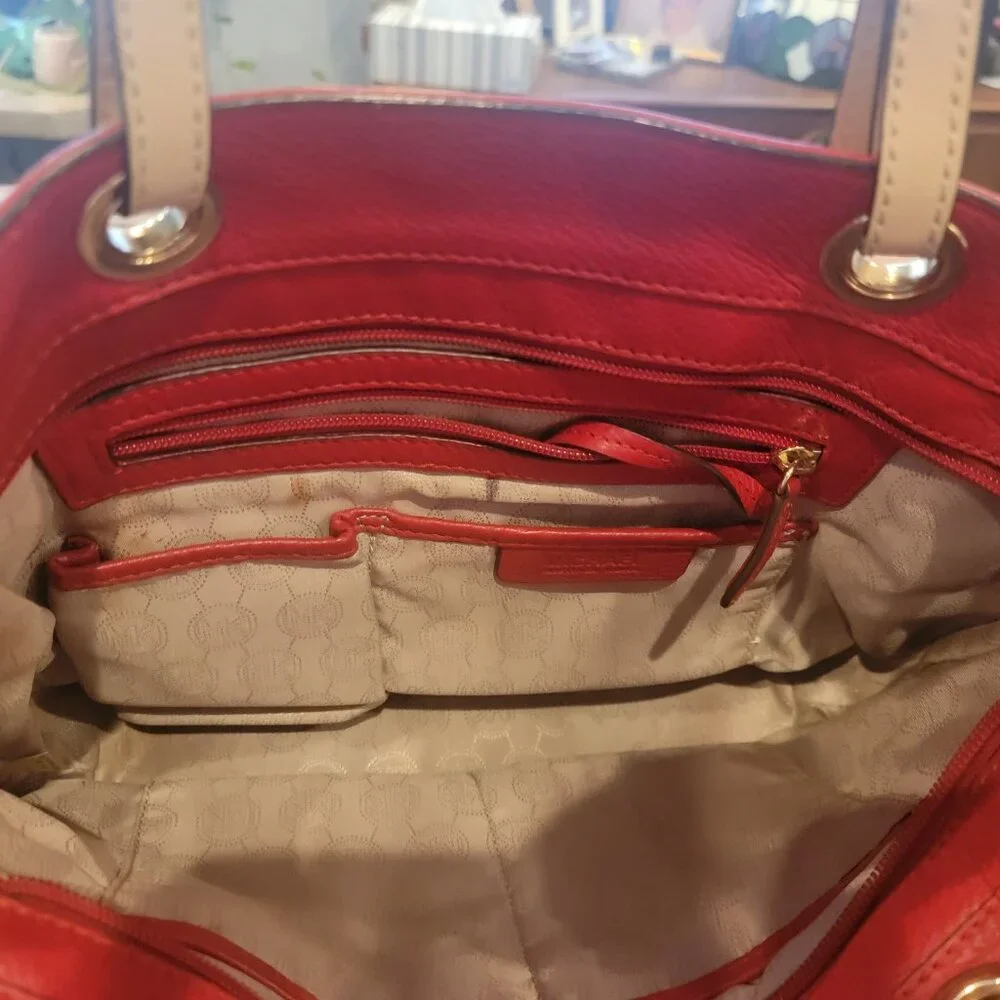 Michael Kors Bedford Tote in Red Pebbled Leather